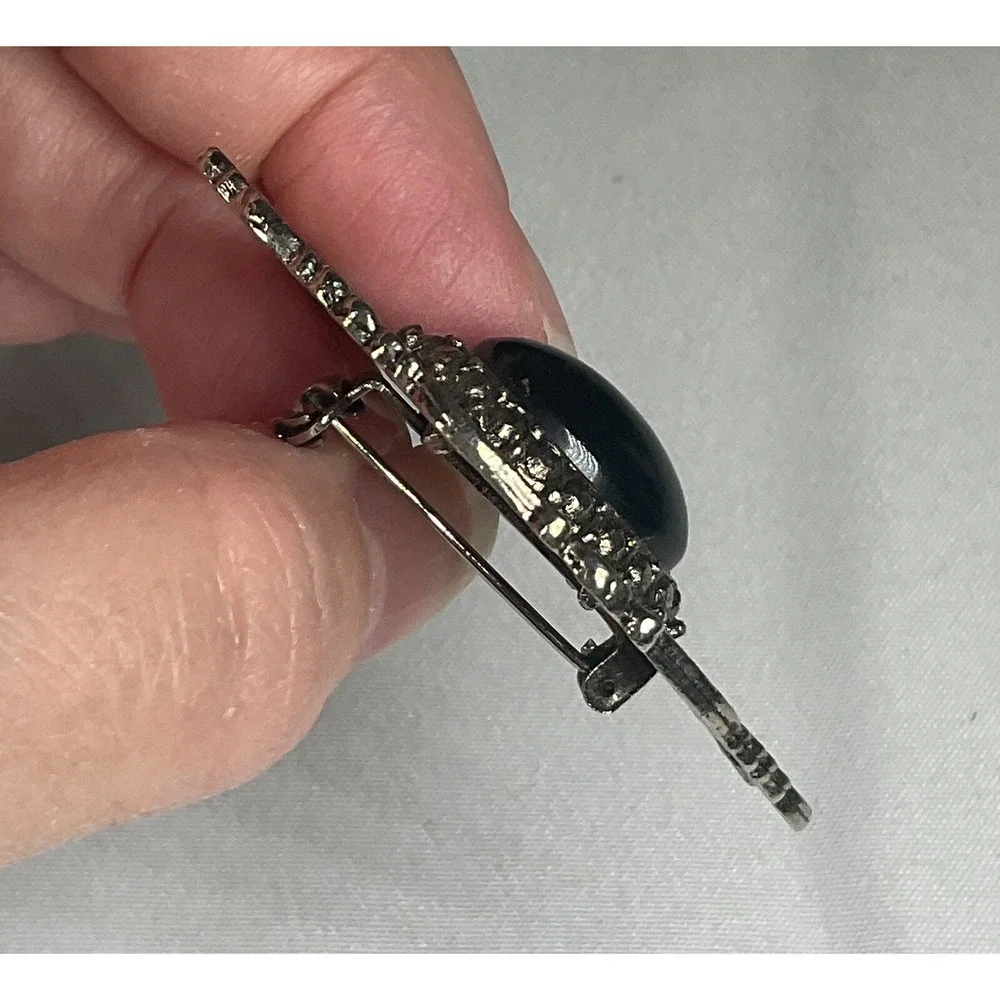 Vintage 1950s Mid-Century‎ Silver Plated Filigree Brooch Pin with Black Cabochon